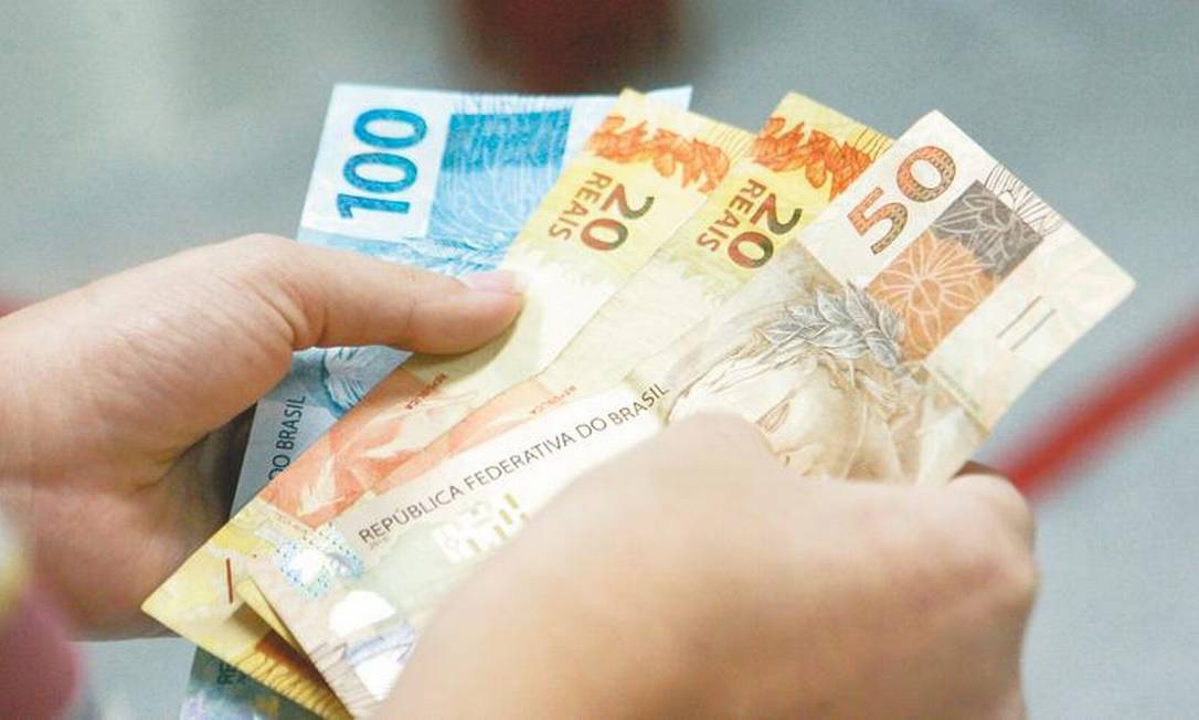 Com inflação alta, salário mínimo já perdeu R$ 62 em poder de compra em 2021